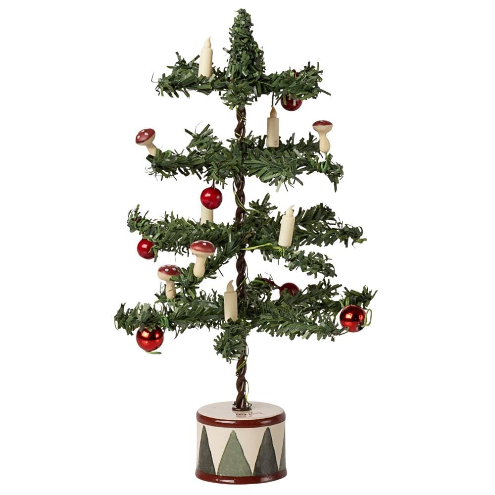 Kerstboom met kaarsen voor muizen