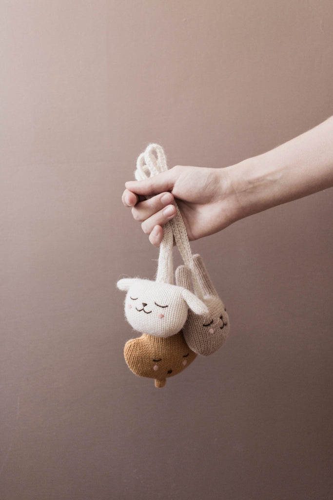 Main Sauvage - Babygym speeltje - Lamb