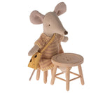Tafel en krukje voor muizen
