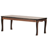 Lange eettafel voor muizen